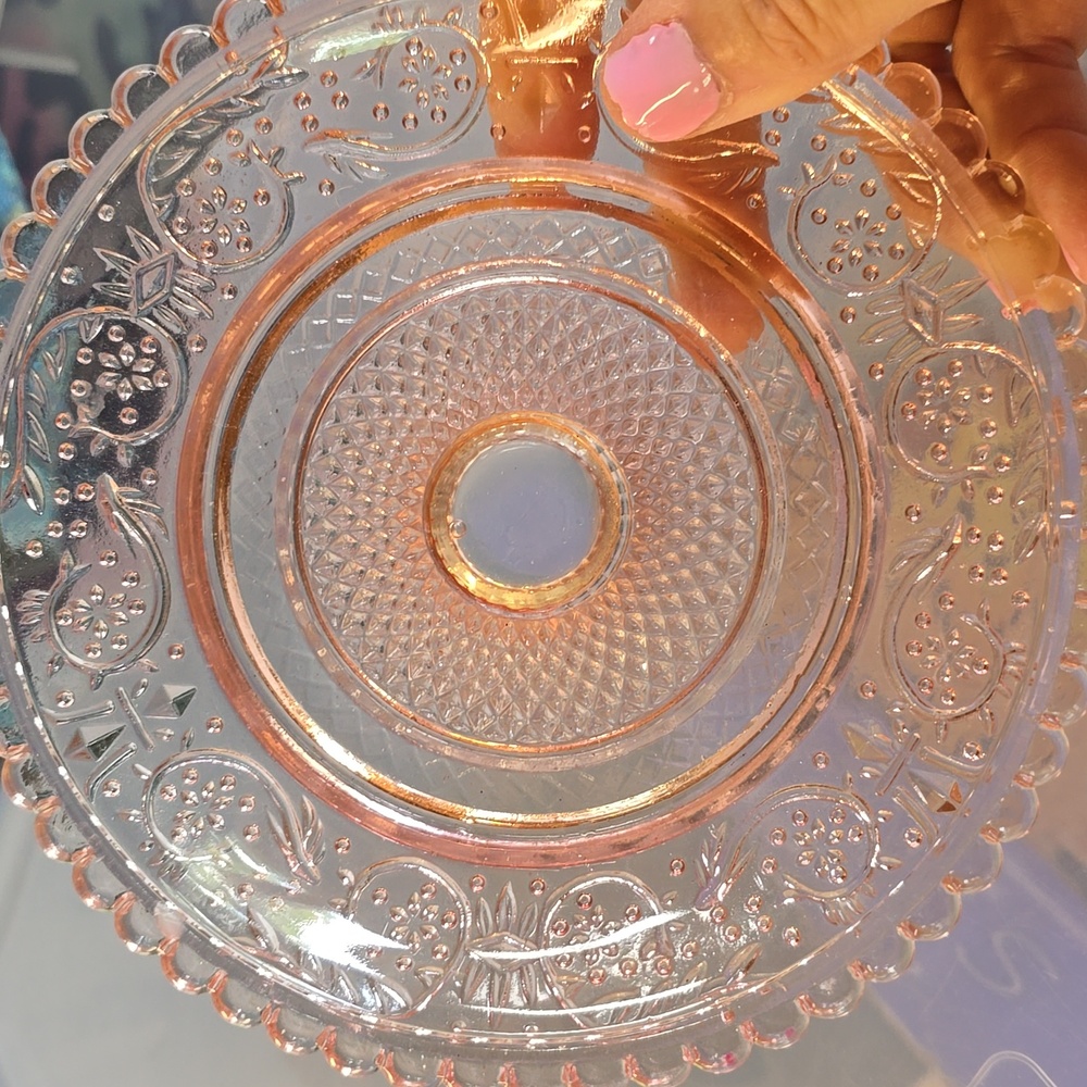 Gorgeous Pink Depression Glass dish - Picture 3 of 4